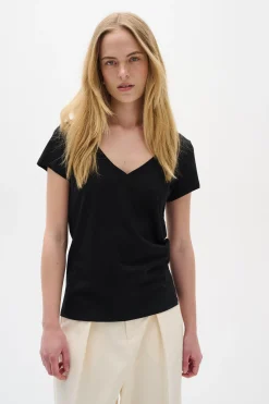 Rena T-shirt