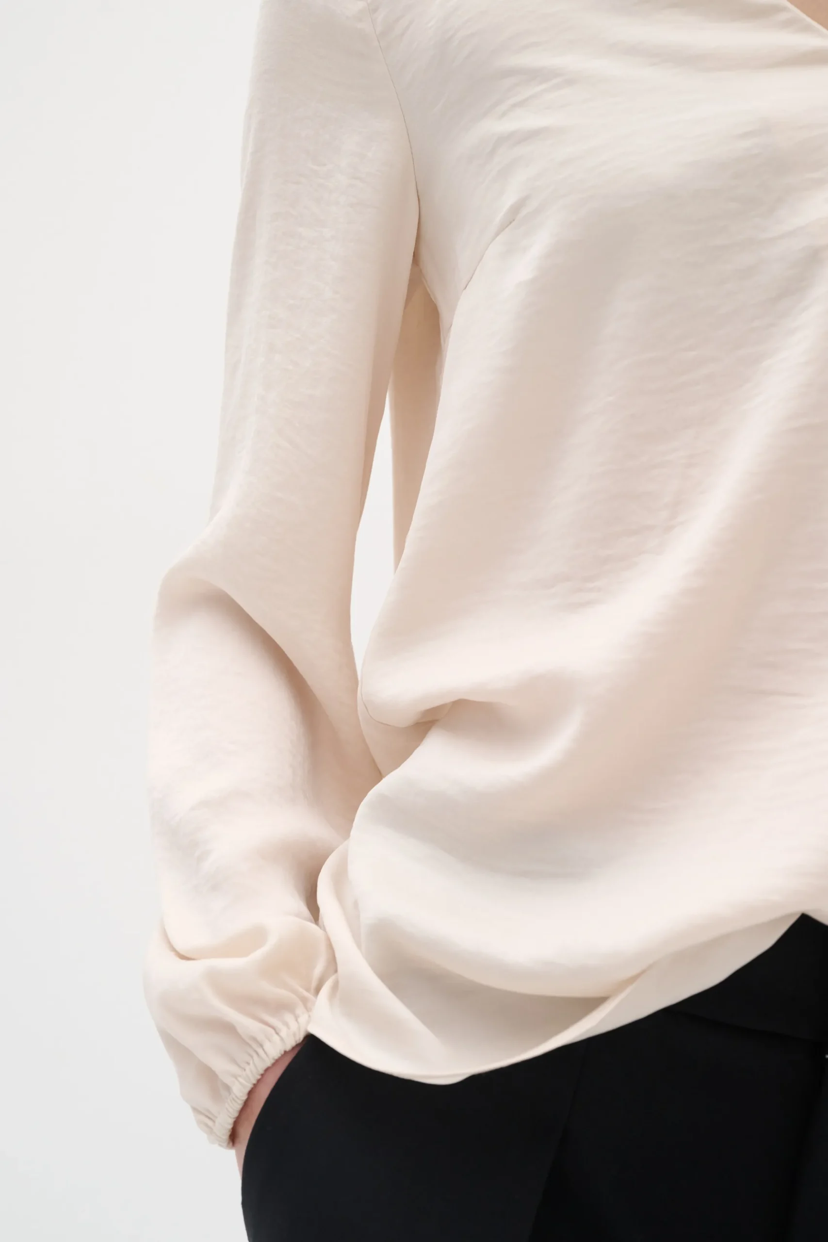RindaIW Blouse