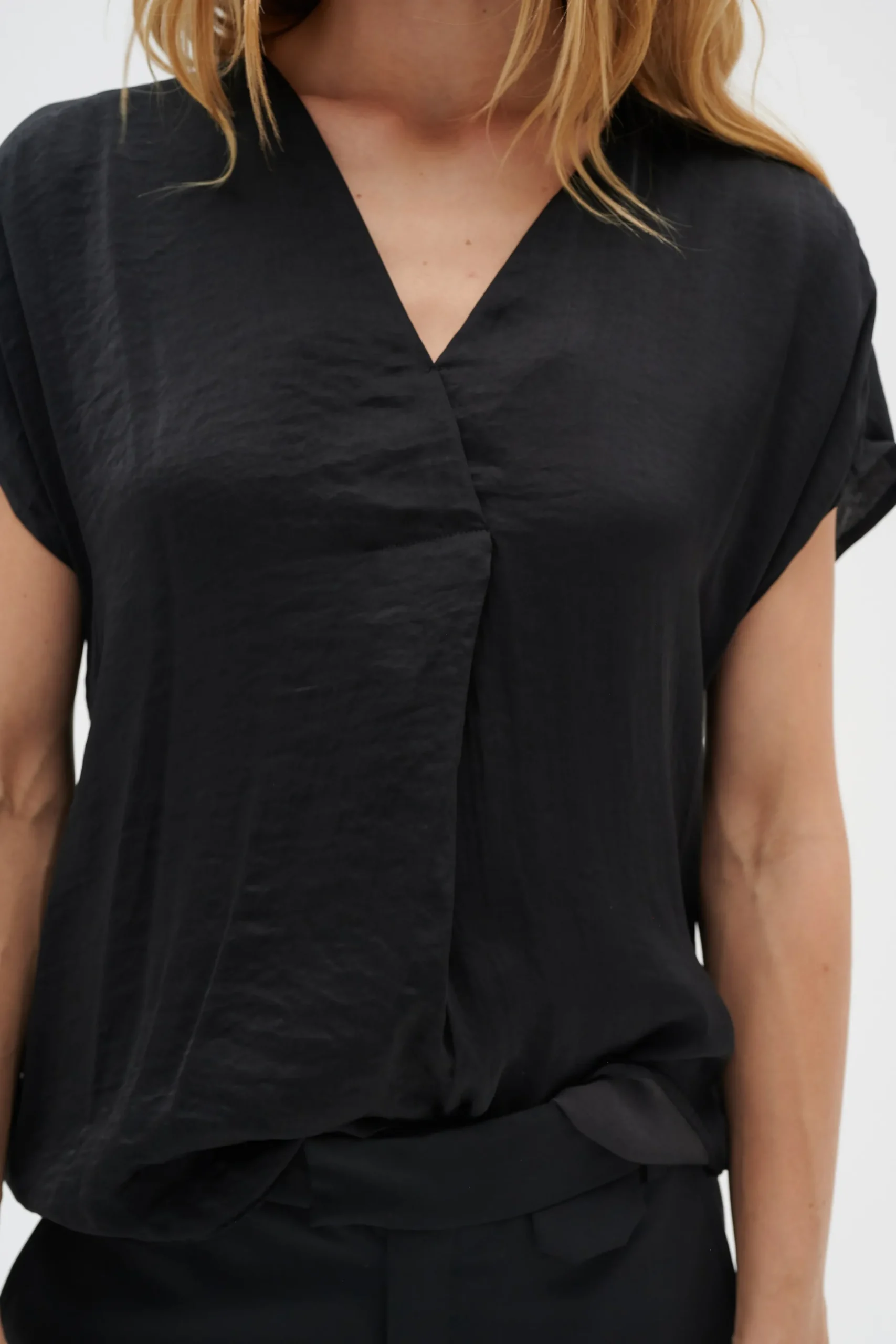 RindaIW Blouse