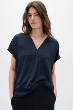 RindaIW Blouse