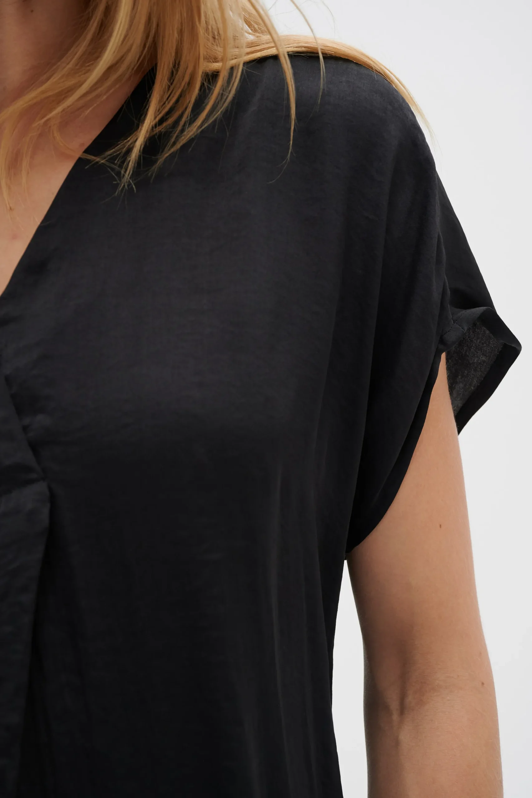 RindaIW Blouse