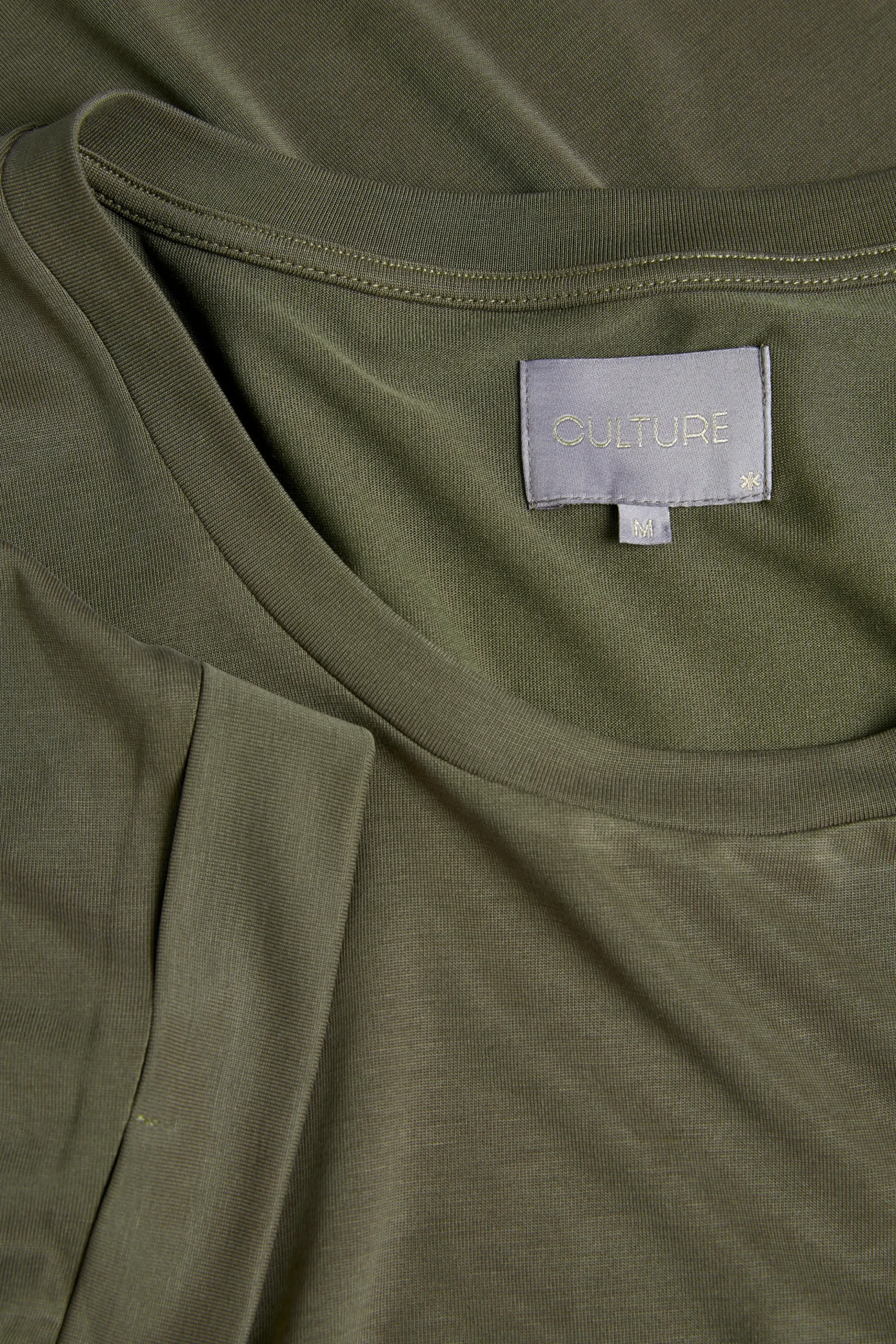 Short sleeved t-shirt
