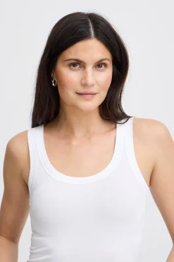 Sleeveless top
