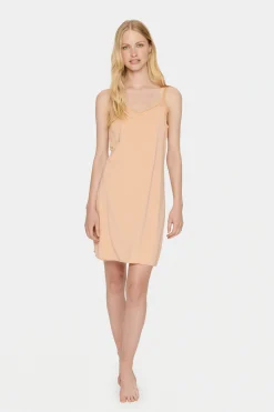 T6540, Dress