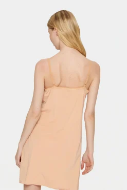 T6540, Dress